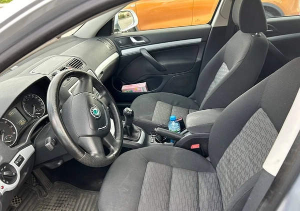 Skoda Octavia cena 17035 przebieg: 268000, rok produkcji 2010 z Gdańsk małe 56